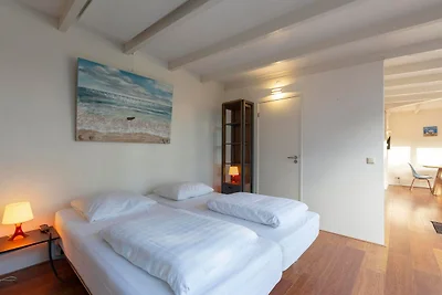Bungalow in Sint Maartenszee am Strand
