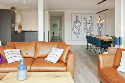 Ferienhaus in Seenähe in Offingawier