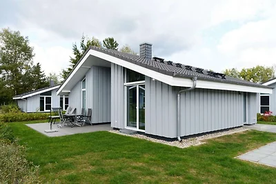 Ferienhaus mit Sauna im Ferienpark Mirow