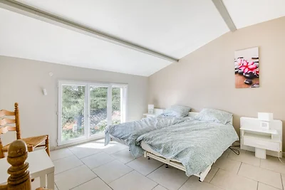 Geräumige Villa mit Pool in Le Canet