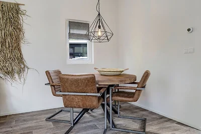 Modernes Haus in ruhiger Lage am Waldrand