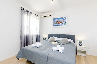 Miracle Apartments - Comfort Studio Apartment...