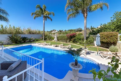 Luxusvilla mit privatem beheiztem Pool