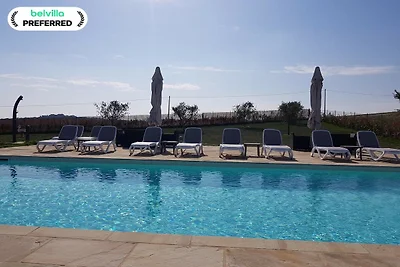 Bauernhaus in Marche mit Pool am Meer