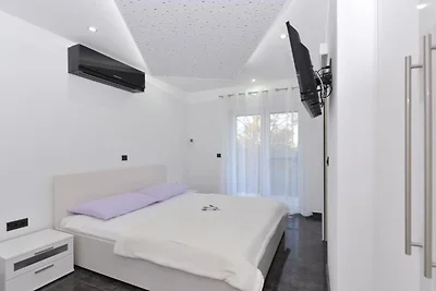 Adriatic Villa Privlaka - Two bedroom Villa w...
