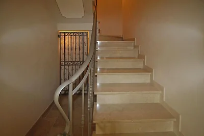 Villa mit Aufstellpool in Camaiore