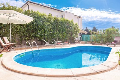 Agréable villa avec piscine privée à Hvar