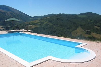 Stunning Villa in Apecchio with Jacuzzi