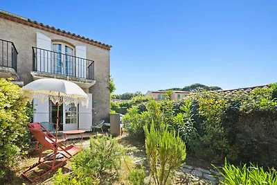 Cazet Cozy - 2BR/6P - Estate with Pool /...