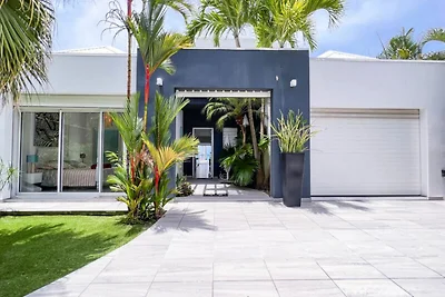 Villa a Saint François con piscina a sfioro