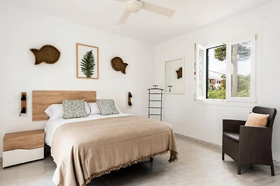 Wohnung in Fona in der Nähe des Sandstrandes