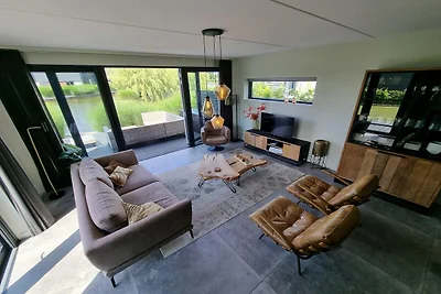 Watervilla in Balk aan het Slotermeer