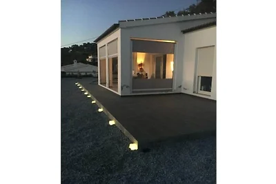 Bungalow en Sayalonga con barbacoa