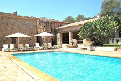 Villa in Navata met zwembad