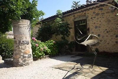 Ruhiges Ferienhaus mit Pool in Ardèche