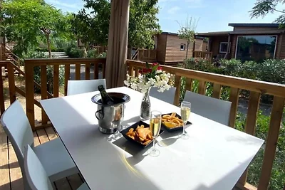 Bella casa mobile con terrazza