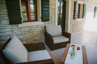 Villa in Kringa mit Barbecue und Wifi