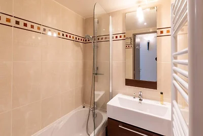 Apartment in Mandelieu-la-Napoule mit Pool