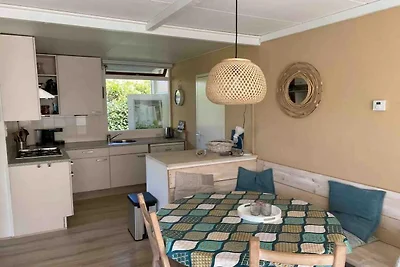 Sonniger Garten-Retreat-Bungalow