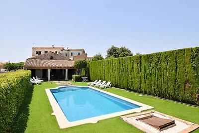 Villa in Llubá in der Nähe des Strandes Playa...