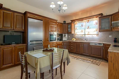 Villa in Prines met Privézwembad