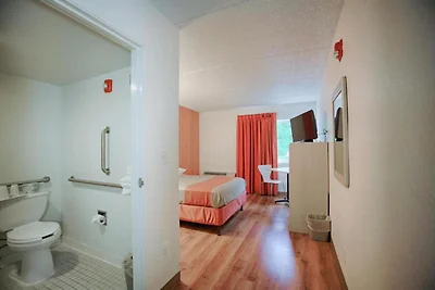 MS6 Albany NY | 1 Doppelbett | ADA/Tub