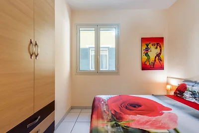 Appartamento vicino al mare con patio