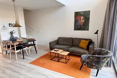 Schöne Lodge am Kirchplatz gelegen.