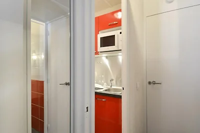 Gerenoveerde deelbare studio · Dichtbij de pi...