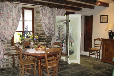 Casa Vacanze a Montaigu-Les-Bois con Giardino
