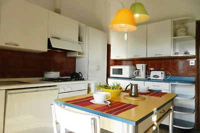 Ferienhaus in Musso mit Schwimmbecken