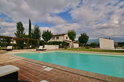 Modernes Ferienhaus in Foligno - Loc.