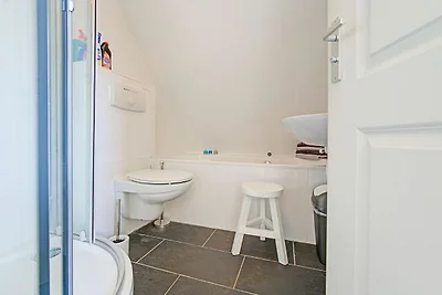 Ferienhaus am Wasser mit Steg