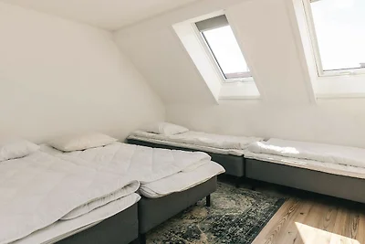 3 Zimmer, Blick auf den Yachthafen, Wohnzimme...