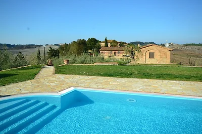 Schönes Ferienhaus mit Pool im Herzen der...