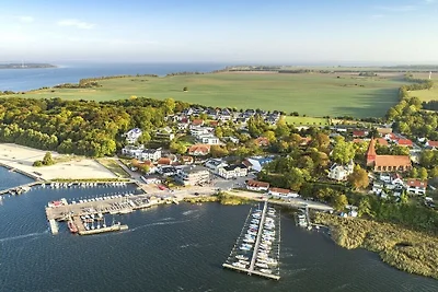Ferienhaus in Altefähr mit Schwimmbecken