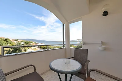 Modernes Apartment mit privatem Pool in...
