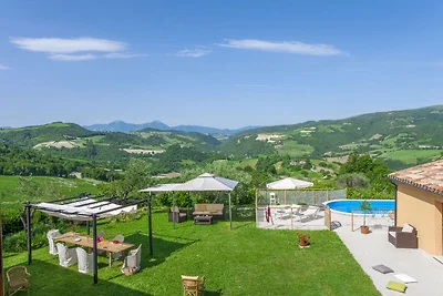 Villa mozzafiato a Pergola con piscina...