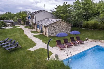 Villa in Pazin mit Barbecue und Wifi