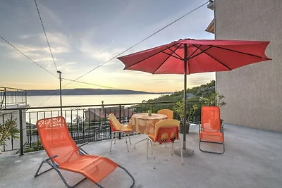 Studio Apartment with Terrace Leona