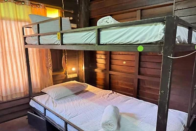 Dormitorio maschile sociale | Posto letto