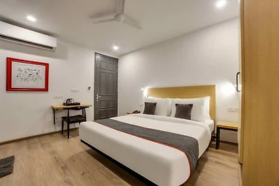 Super Townhouse 158 nabij Netaji Subhash Marg