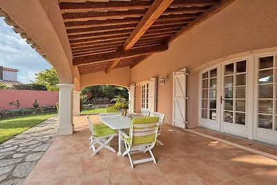 Villa in Les Issambres mit Schwimmbecken
