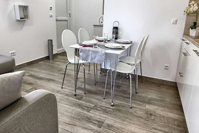 Apartments Victoria - One Bedroom Apartment w...