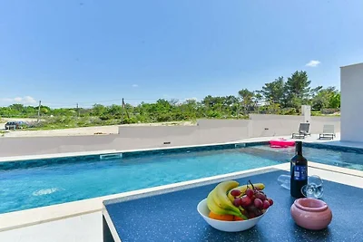 Villa in Vinjerac mit Schwimmbecken