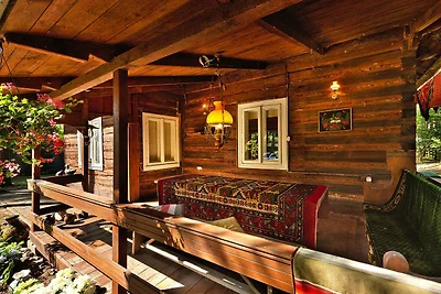 Casa in legno a Debki vicino al Baltico