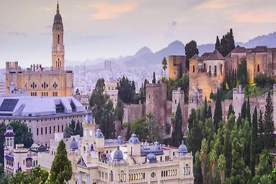 Malaga Refino Apartment mit Pool auf dem Dach