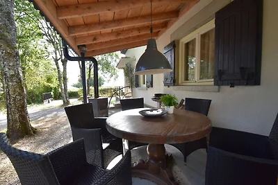 Modernes Ferienhaus mit schönem Garten