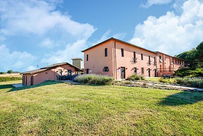 Levendig Vakantiehuis in Castiglione del Lago