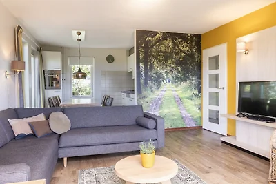 Üppiger Bungalow mit privatem Whirlpool im...